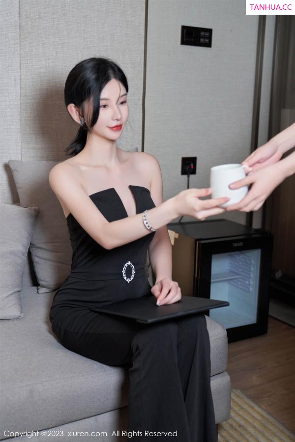 周于希dummy  [XiuRen]高清写真图 2023.08.25 No.7289 周于希Sally 丰腴美臀第13张图片